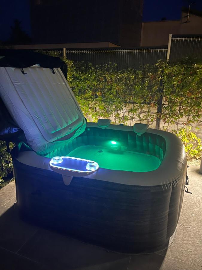 Fréjus Appartement De Caractere Avec Jacuzzi מראה חיצוני תמונה
