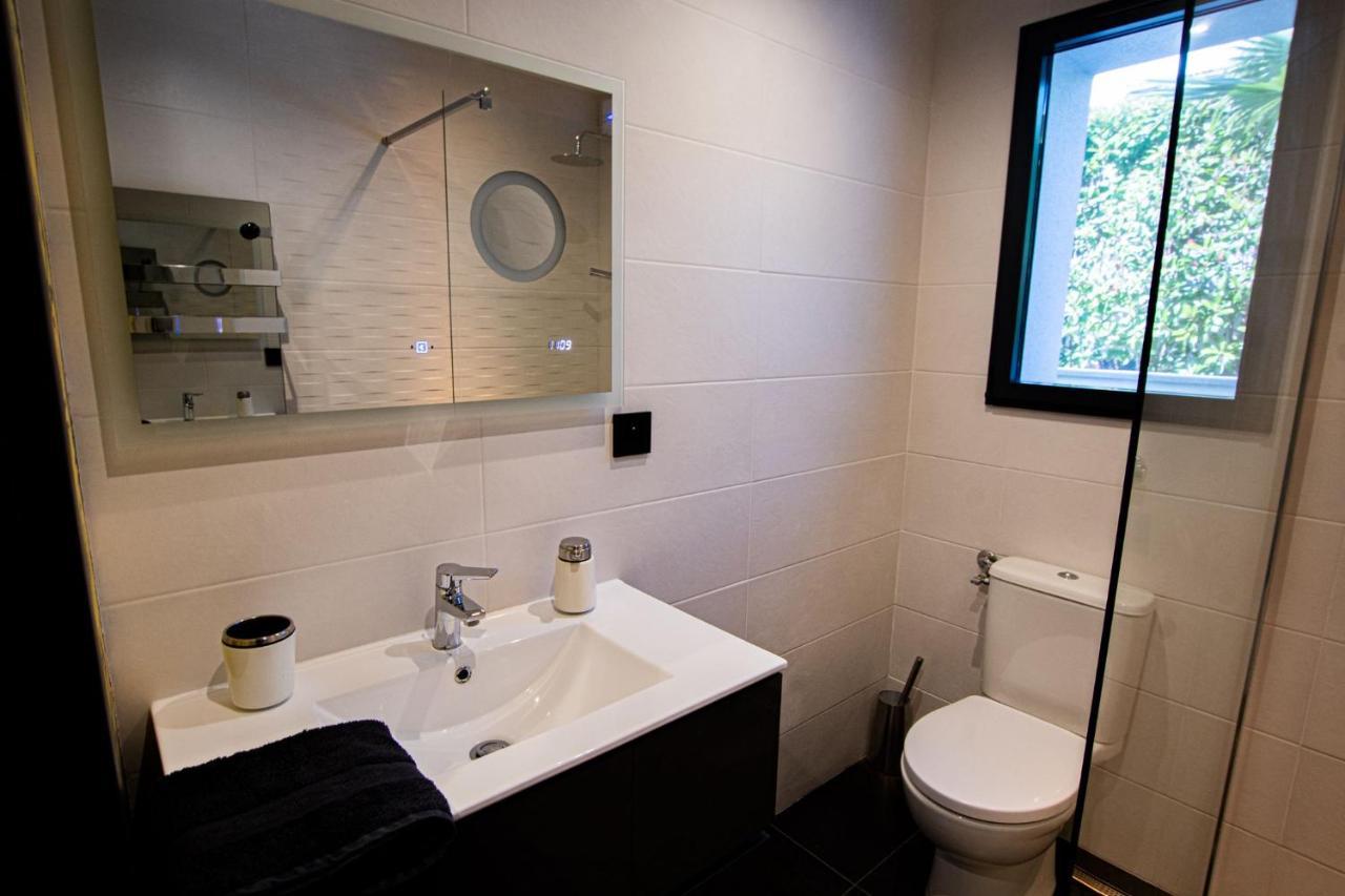 Fréjus Appartement De Caractere Avec Jacuzzi מראה חיצוני תמונה