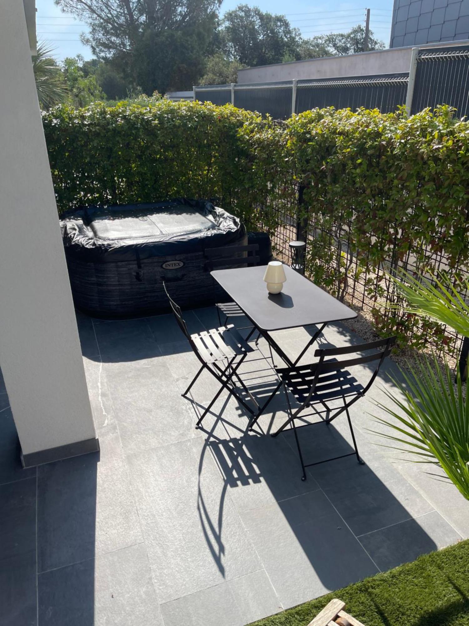 Fréjus Appartement De Caractere Avec Jacuzzi מראה חיצוני תמונה